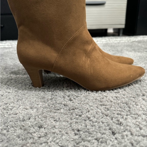 Boots - Picture 2 of 5